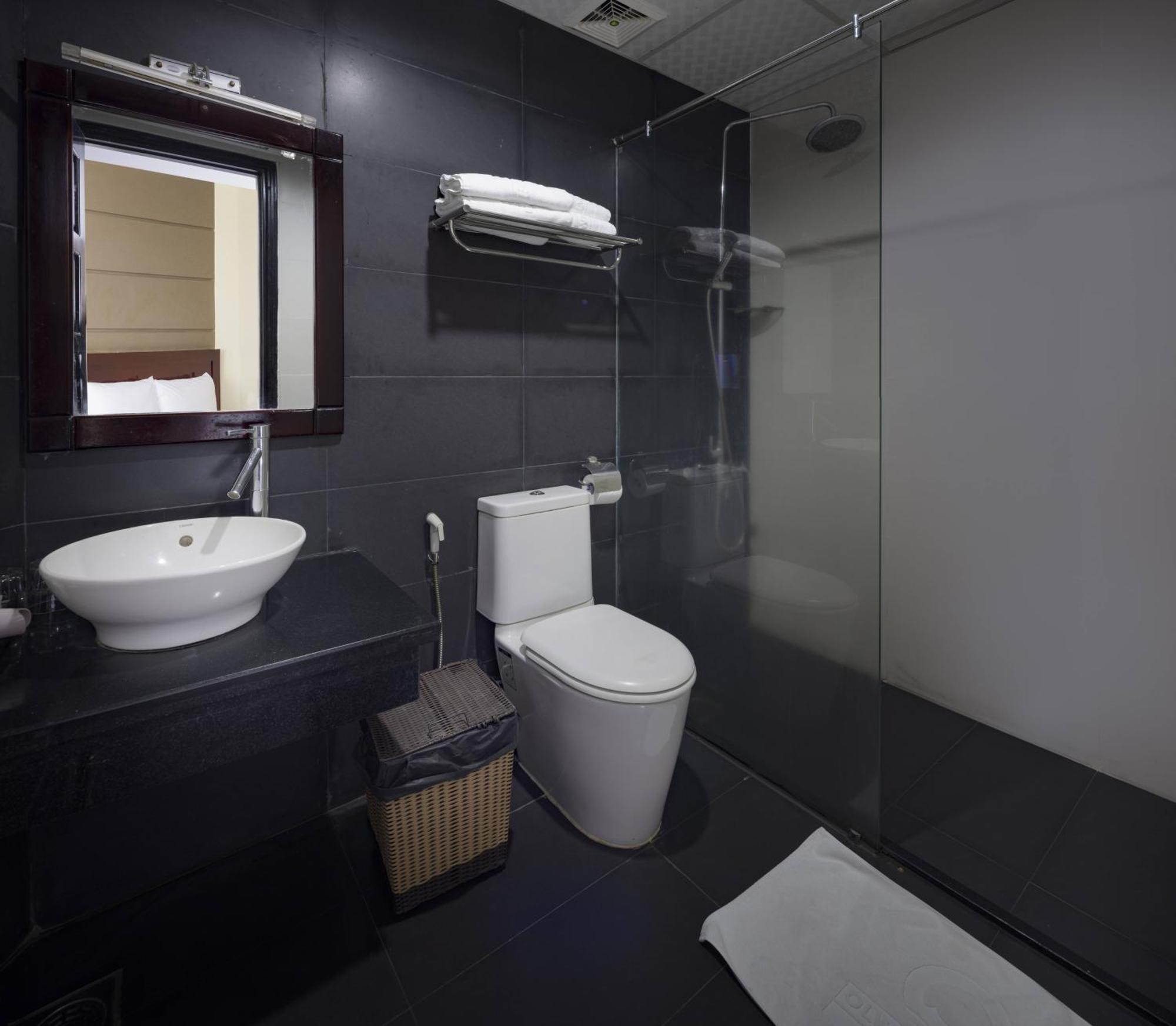 Wintersea Hotel Nha Trang Buitenkant foto
