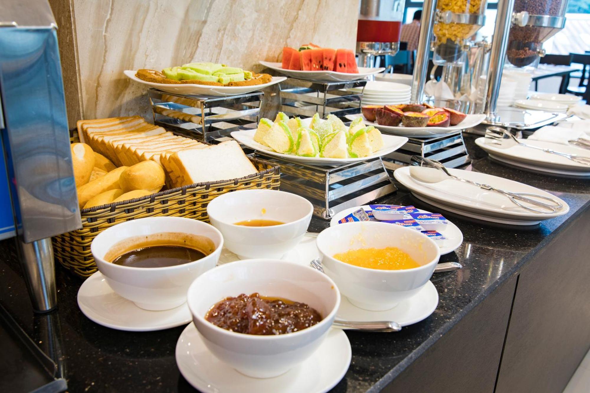 Wintersea Hotel Nha Trang Buitenkant foto